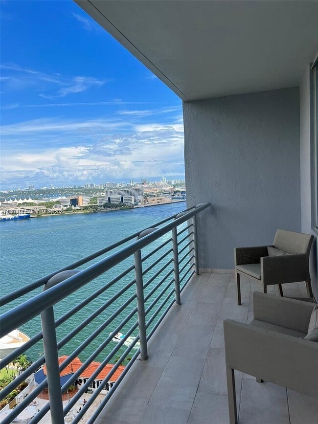 Building Photo - 335 S Biscayne Blvd