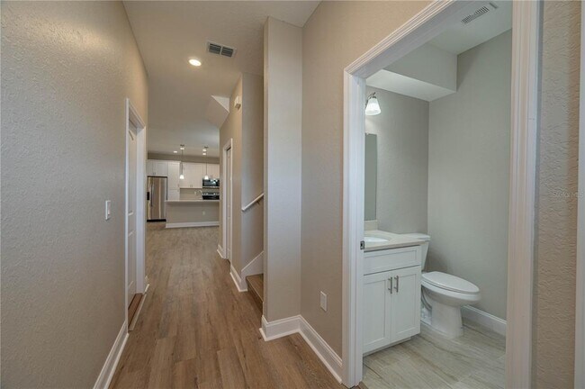 Foto del edificio - 1057 OAK HAMMOCK Dr