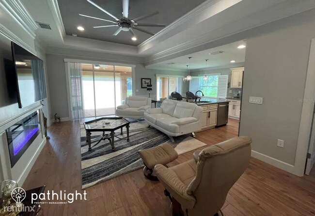 Foto del edificio - 3 br, 2 bath House - 5718 Galambos Street ...