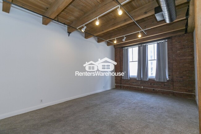 Building Photo - 700 Broadway Blvd