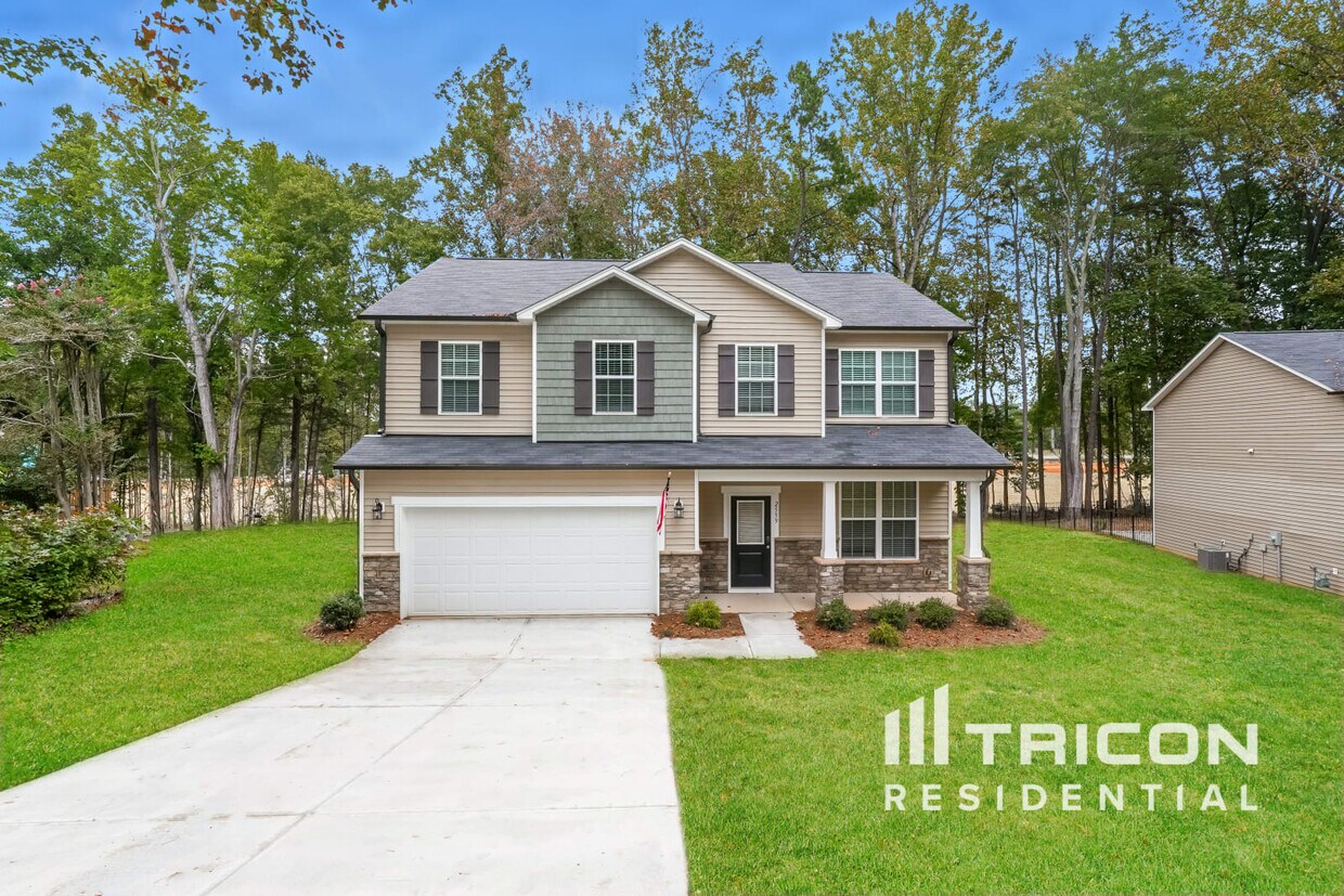 Foto principal - 2559 Wallingford Rd NE