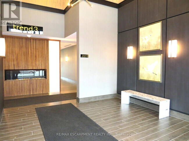 Photo du bâtiment - 470-470 Dundas St E
