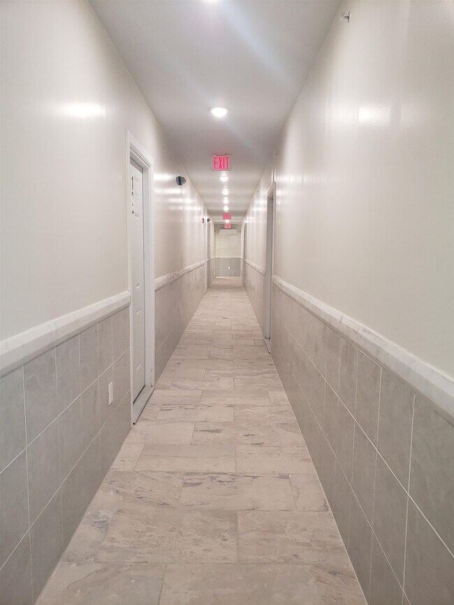 Foto del edificio - 44 Bergen Blvd