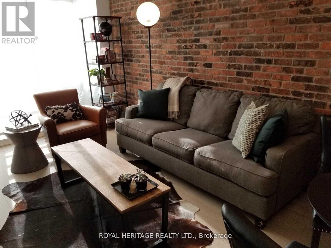 Photo principale - 88-688 Colgate Ave