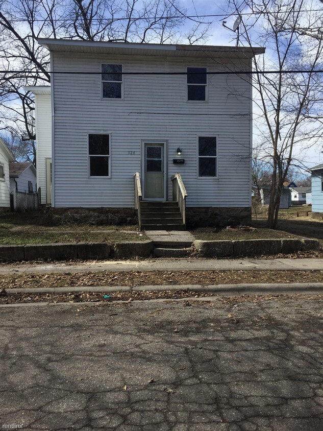 Primary Photo - 5 br, 2 bath House - 520 Hodgman Street