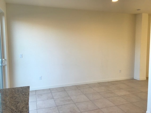 Building Photo - Three Bedroom Townhouse near UNR