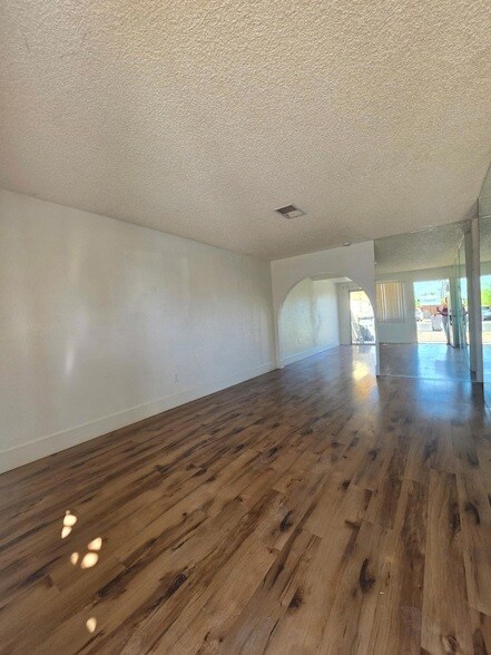 Building Photo - 83632 Manzanita Ave