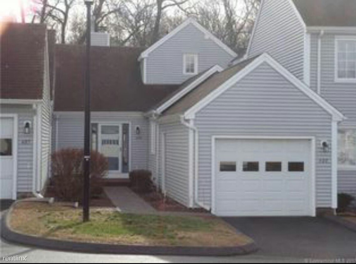 Foto principal - 408 Hickory Woods Ln