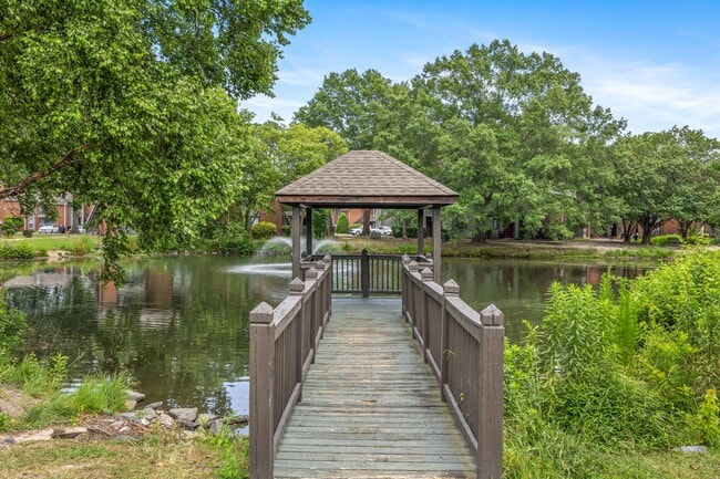 Building Photo - Forest Lake at City Center
