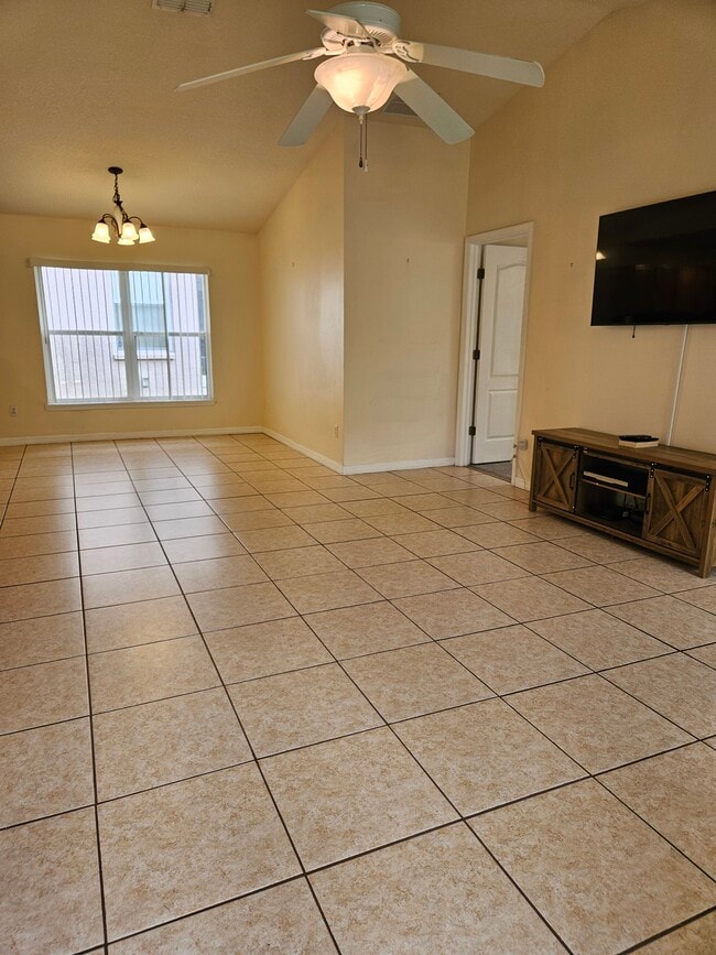 Building Photo - 297 Blue Jay Way