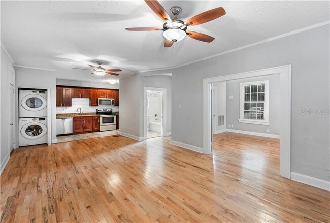 Building Photo - 511 S Westland Ave