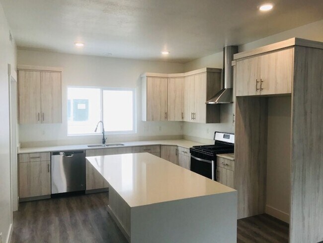 Photo - 134 S Orchard Dr Townhome