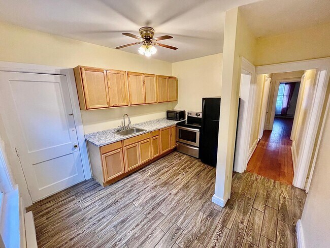 Kitchen - 502 River St