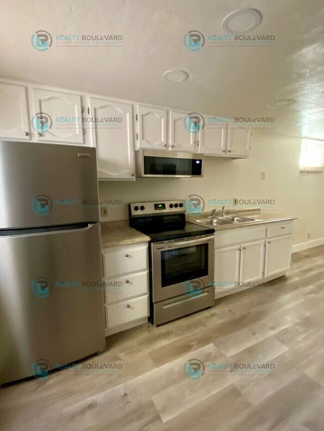 Foto del edificio - 1/2 Month Free! 1 Bedroom 1 Bath in Near Wells District/Midtown