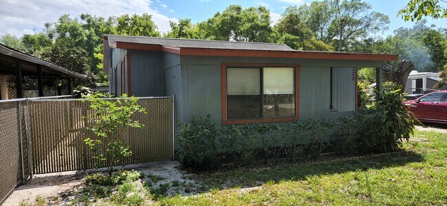 Foto del edificio - 3325 Mountain Lake Cutoff Rd