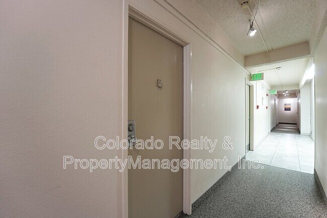 Foto del edificio - 777 N Washington St