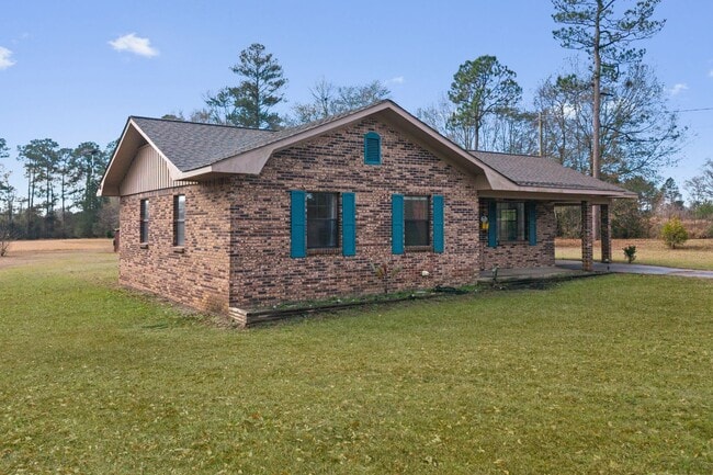 Building Photo - Country Living in Lucedale — Space, Privacy, & Optional Extra Land!