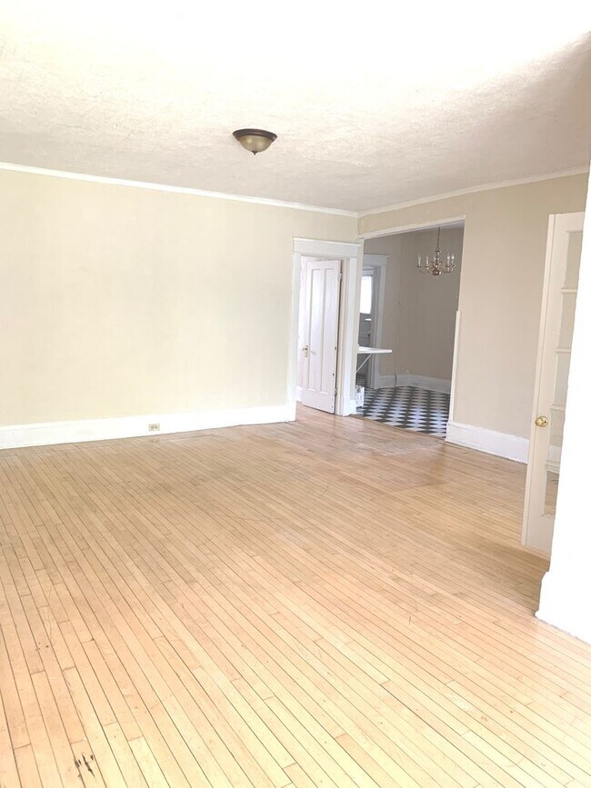 Foto del interior - 1227 N Cass St