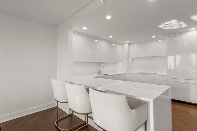 Foto del edificio - 132 E Delaware Pl