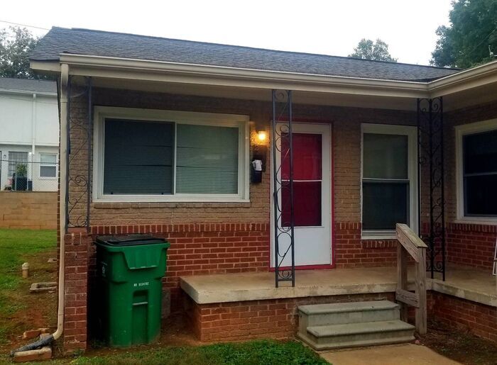 Primary Photo - 2415 Deherradora Ave