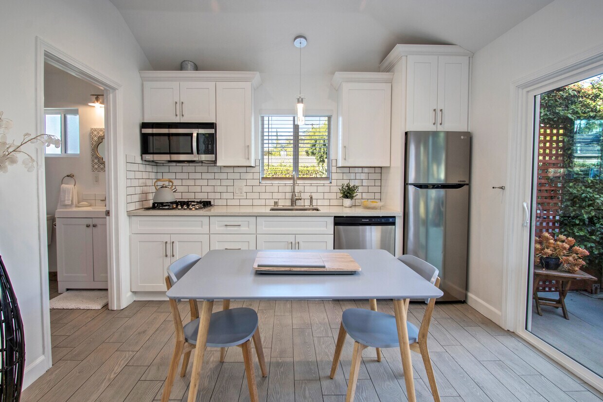 Foto principal - 5838 Beckford Ave