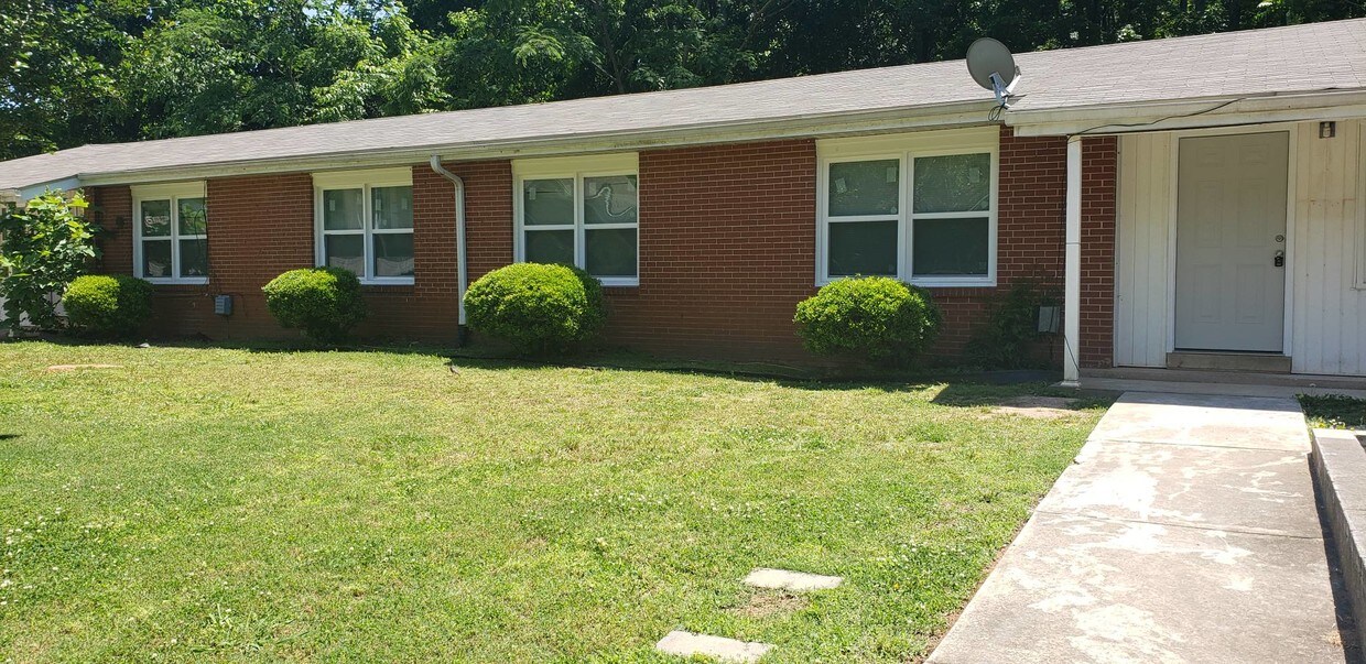 Primary Photo - 173 Baker Rd NW