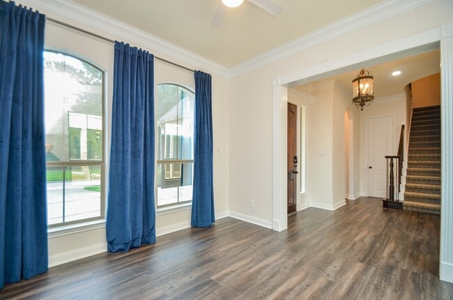 Building Photo - 42 N Knights Crossing Dr
