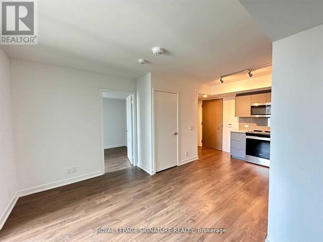 Building Photo - 30 Tretti Wy