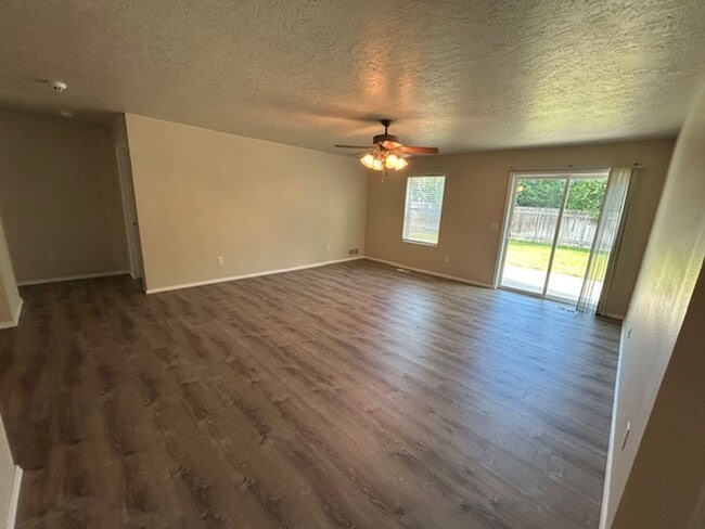 Building Photo - Lovely Meridian home