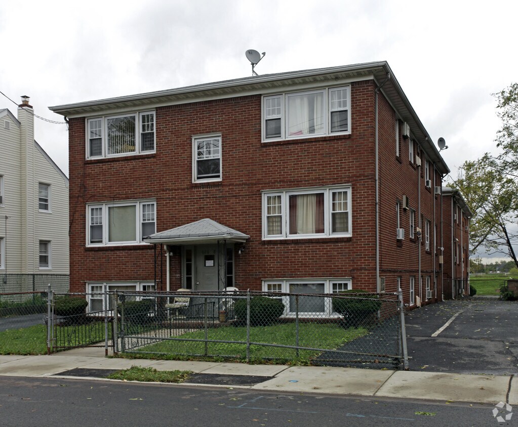 Primary Photo - 626-628 Clarkson Ave