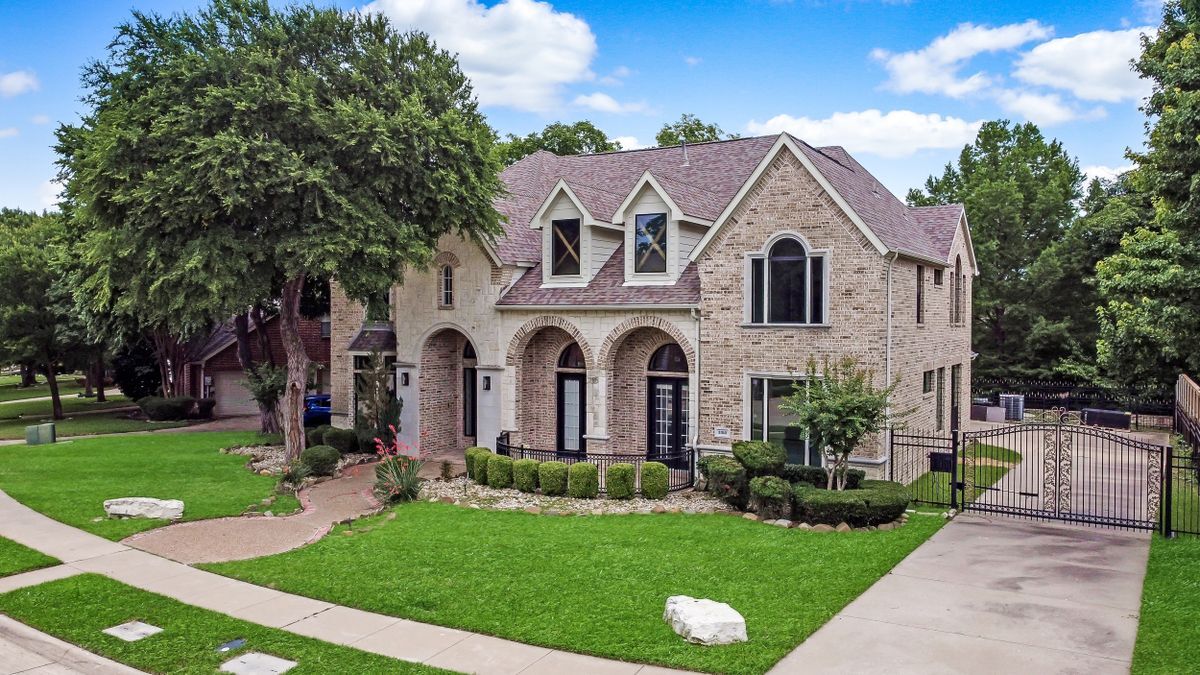Foto del edificio - 3310 Meadow Wood Dr