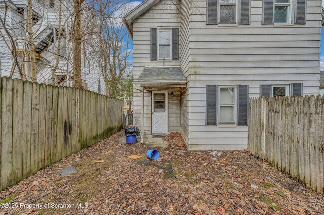 Foto del edificio - 821 Delaware St