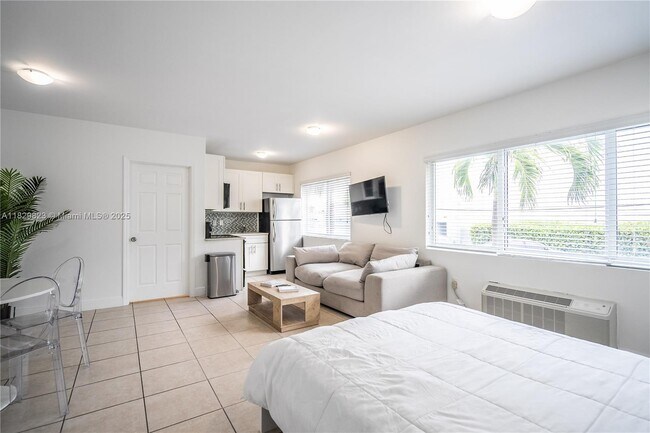 Foto del edificio - 6971 Carlyle Ave