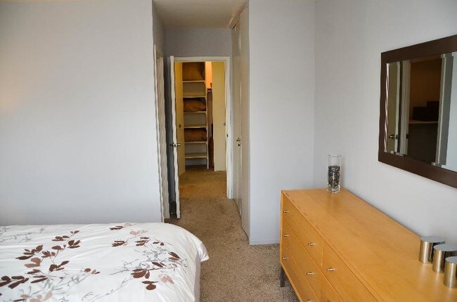 Foto del edificio - 330 W Illinois St