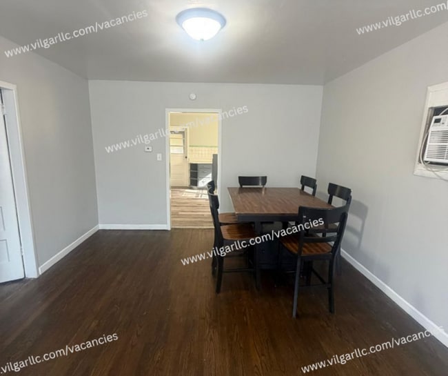 Building Photo - FOR RENT — SPACIOUS 3 BED / 1.5 BATH HOME