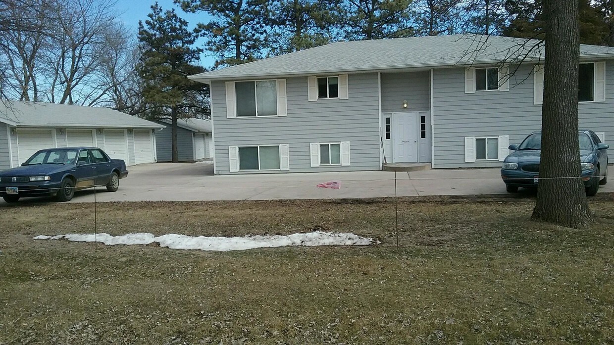Primary Photo - 1004 E 8th St