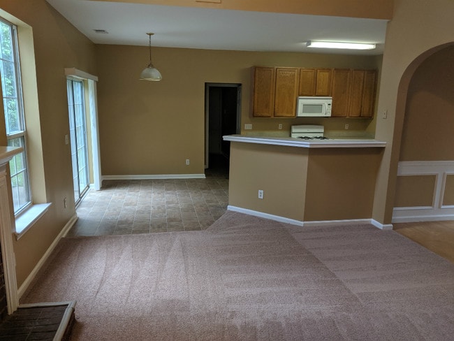 Building Photo - 5107 Huntcrest Dr SW