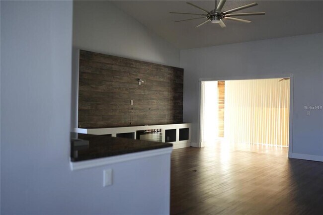 Foto del edificio - 2212 Stonemill Dr
