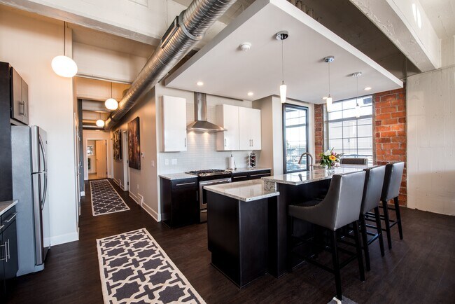 Foto del edificio - The Lofts at Elk Terminal