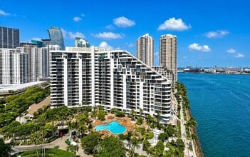 Building Photo - 520 Brickell Key Dr