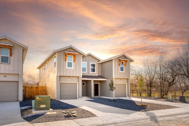 Photo - 3/2.5 Townhome