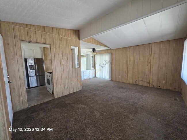 Building Photo - 2110 Balboa Dr