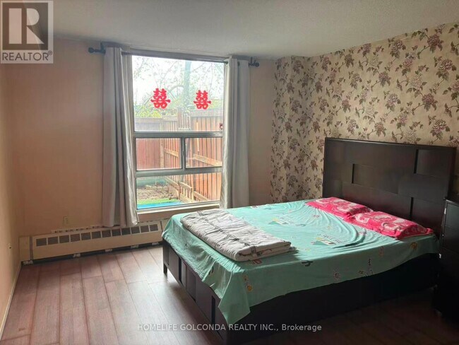 Photo du bâtiment - 1705 McCowan Rd
