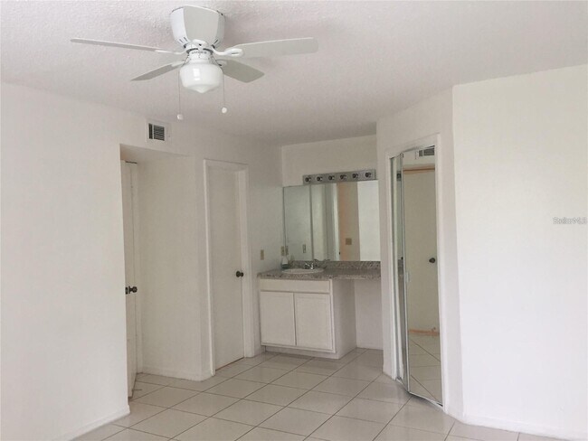 Building Photo - 4528 Commander Dr