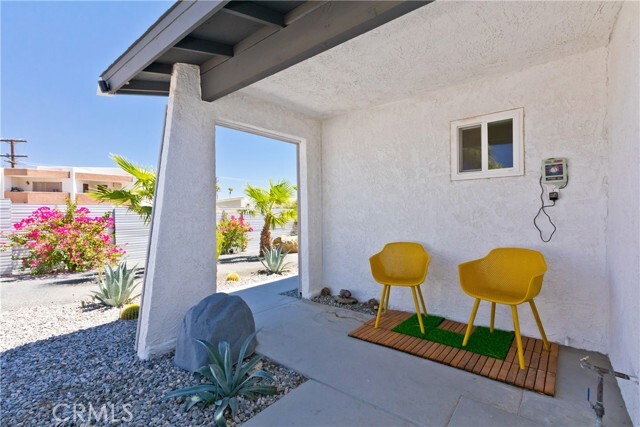 Building Photo - 2775 N Junipero Ave