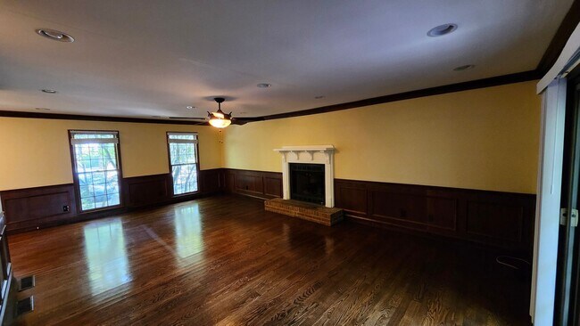 Foto del edificio - 310 Milesford Ct