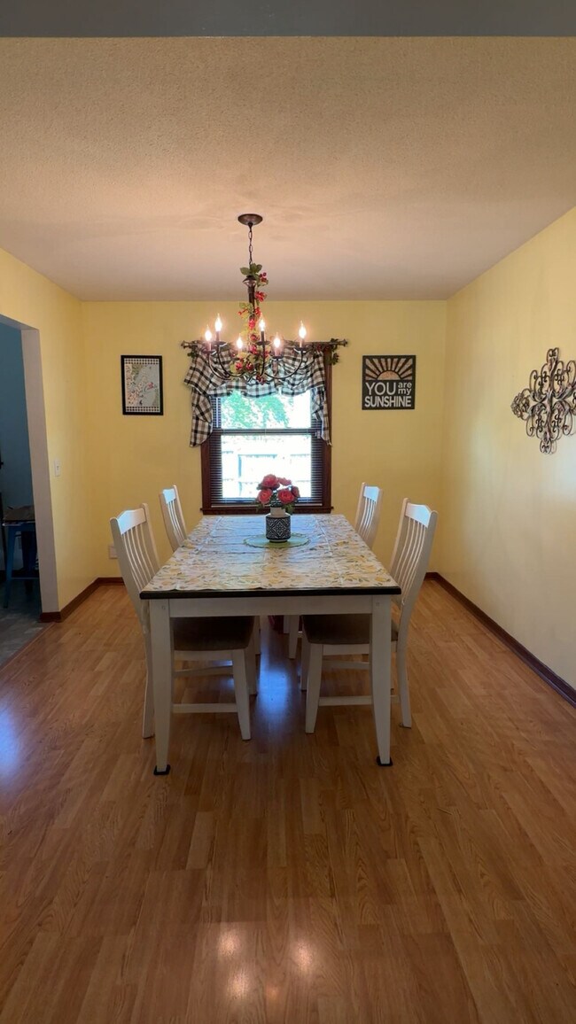 Foto del edificio - 1648 13th Ave NW