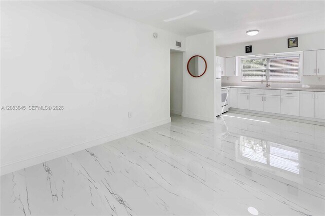 Foto del edificio - 1236 NE 109th St