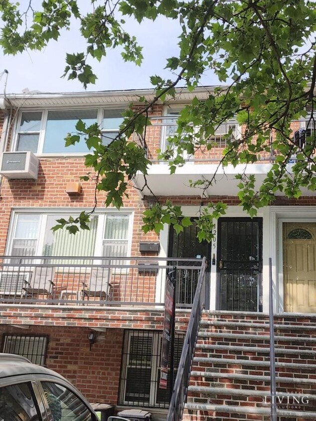 Primary Photo - 3 bedroom in BROOKLYN NY 11234