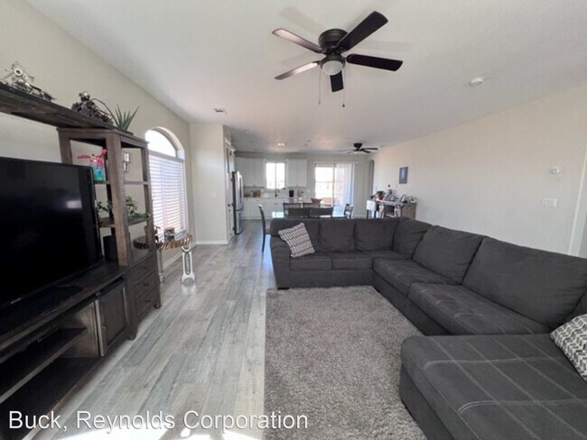 Building Photo - 3 br, 2 bath House - 2677 Kingman Dr.